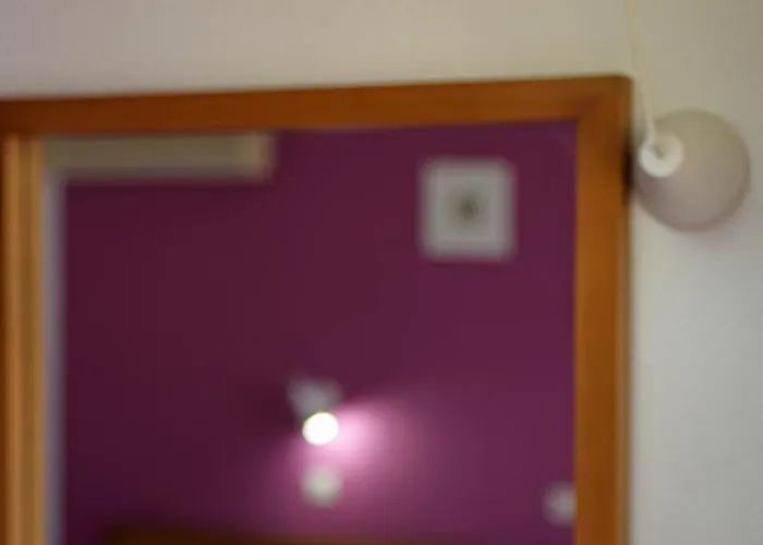 Telhinis & 호텔 팔리라키