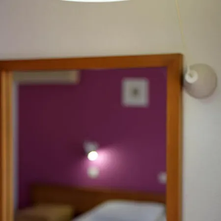 Telhinis & فندق فاليراكي