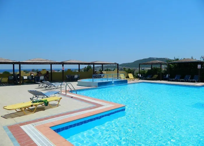 Telhinis & فندق 2*