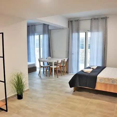 Telhinis & Otel 2*