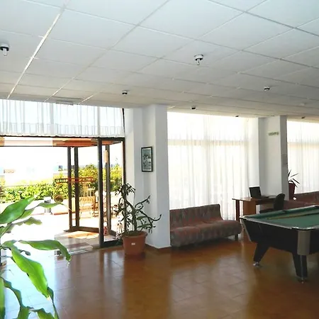 Telhinis & Hotel 2*