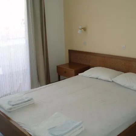 Otel Telhinis & 2*