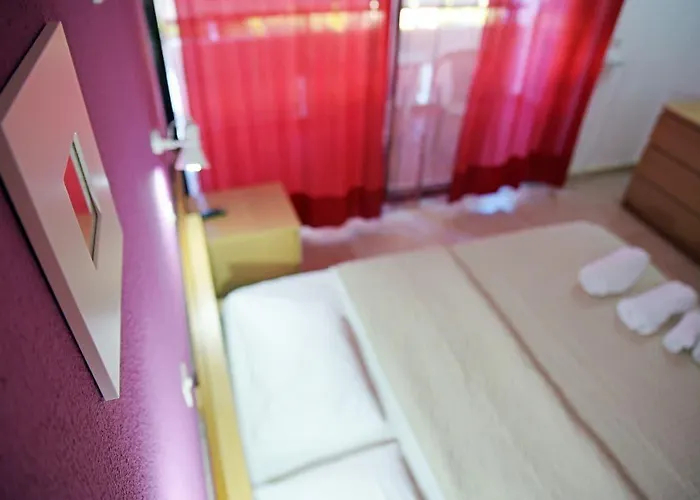 Telhinis & 酒店 法里拉基